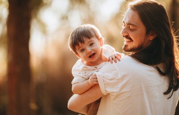 Je suis parrain : comment trouver le bon cadeau de baptême pour mon ou ma filleul(e) ?